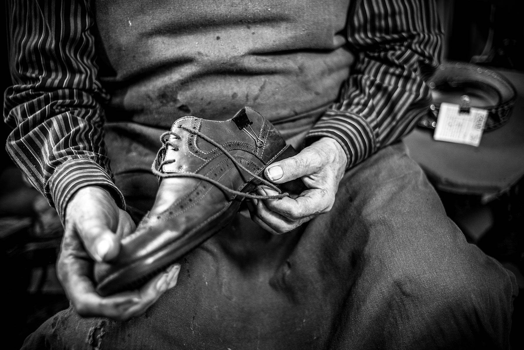 Alte fast ausgestorbene Berufe - der Schuhmacher